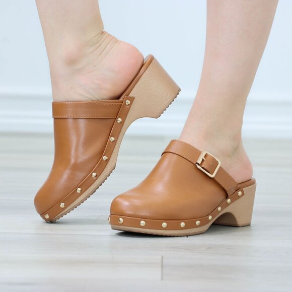 Low Heel Studded Clogs Slip On Faux Leather Mules Retro Style Shoes Lightweight - Picture 1 of 12